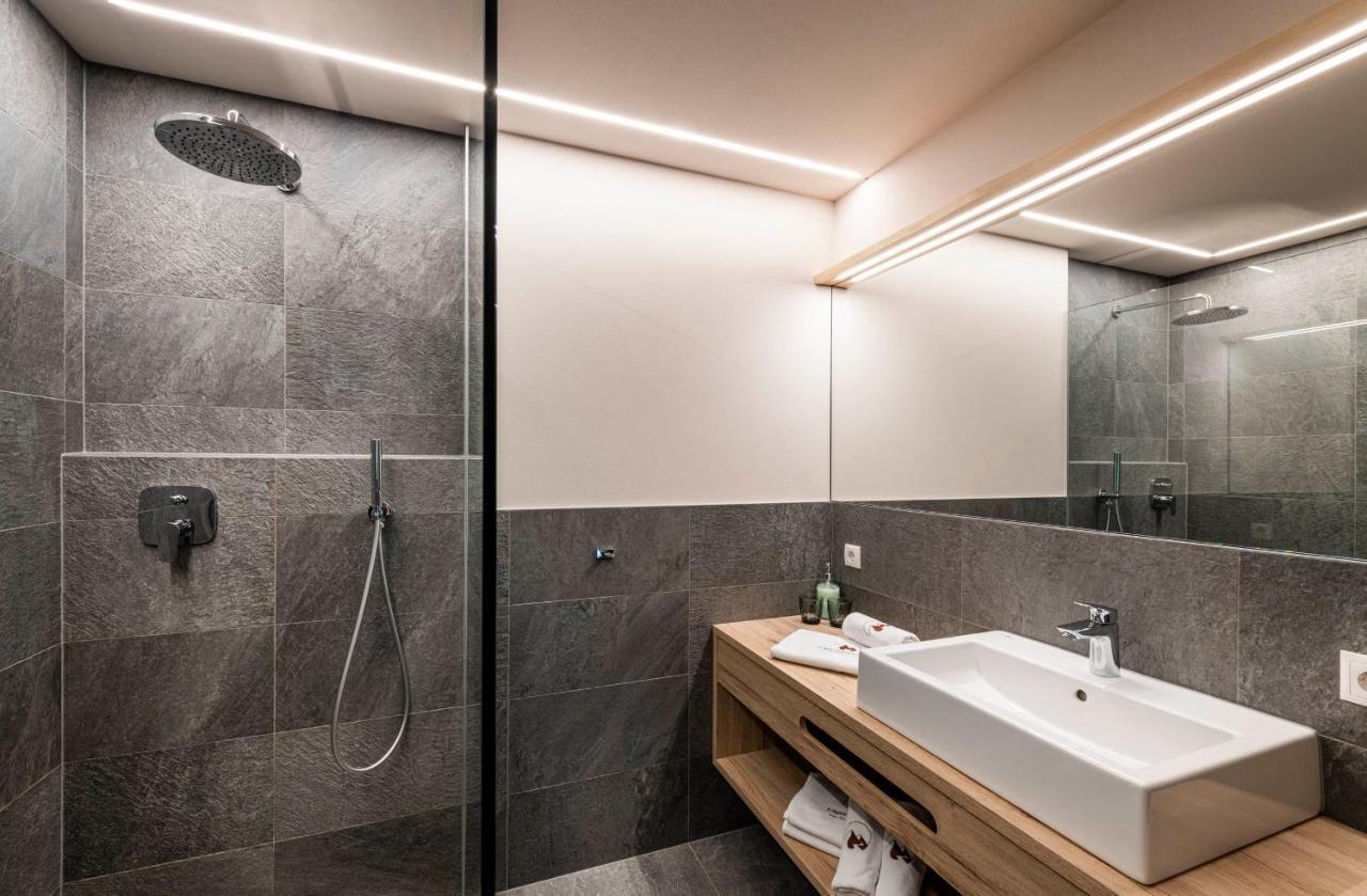 Unterlutaschg-Chalet Appartement Am Hof Slingia ภายนอก รูปภาพ